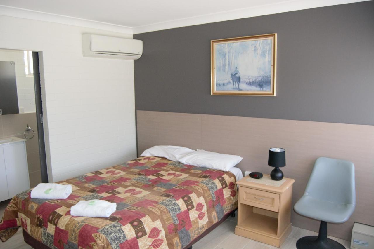 Civic Motor Inn Cowra Exterior foto